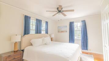 3 habitaciones, escritorio, tabla de planchar con plancha y wifi gratis