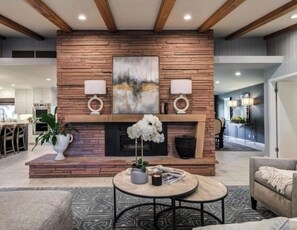 Téléviseur connecté, foyer, écran d’ordinateur, imprimante