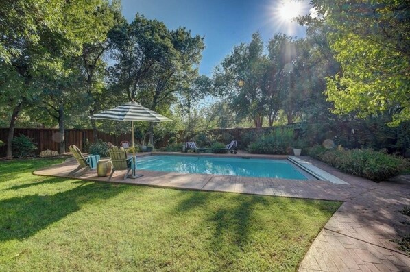 Piscine extérieure, piscine chauffée