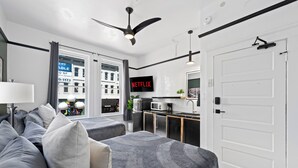 Studiosuite – deluxe (Shared Bathroom)