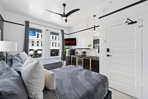 Deluxe Studio Suite (Shared Bathroom) | Premium bedding, memory foam beds, individually furnished