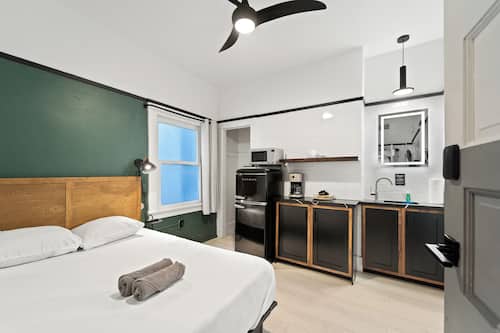 Design Studio (Shared Bathroom) | Premium bedding, memory foam beds, individually furnished