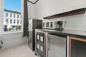 Suíte estúdio luxo | Cozinha americana privada | Frigobar, micro-ondas, cafeteira/chaleira