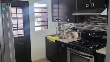 Casa, 3 habitaciones | Cocina privada