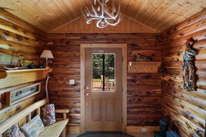 Interior - Paradise Ranch: 2 Cabins Great for Families, Wedding Guests, Montana Adventurers (Livingston)
