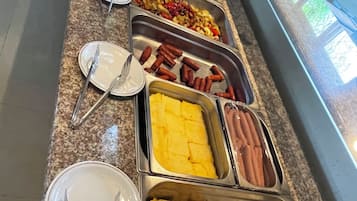 Daily full breakfast (EUR 8 per person)