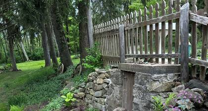 Cozy, scenic, studio apartment for nature-lovers