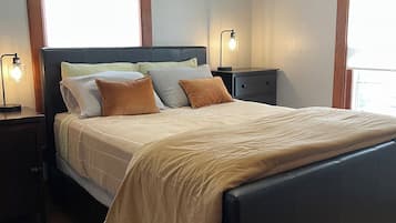 2 bedrooms, iron/ironing board, free WiFi, bed sheets