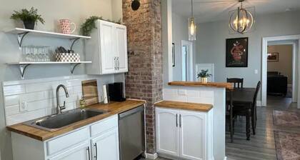 Reno'd 5Pts Buffalo Gem - Parking/Walkable with WiFi and AC