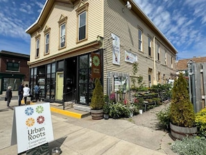 Exterior - Reno'd 5Pts Buffalo Gem - Parking/Walkable with WiFi and AC (Buffalo)