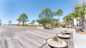 Property grounds - Enjoy a spacious 5-bedroom house all to yourself with easy beach access or Pools (Port Saint Joe)