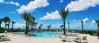 Enjoy a spacious 5-bedroom house all to yourself with easy beach access or Pools