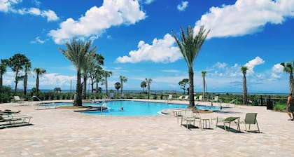 Enjoy a spacious 5-bedroom house all to yourself with easy beach access or Pools