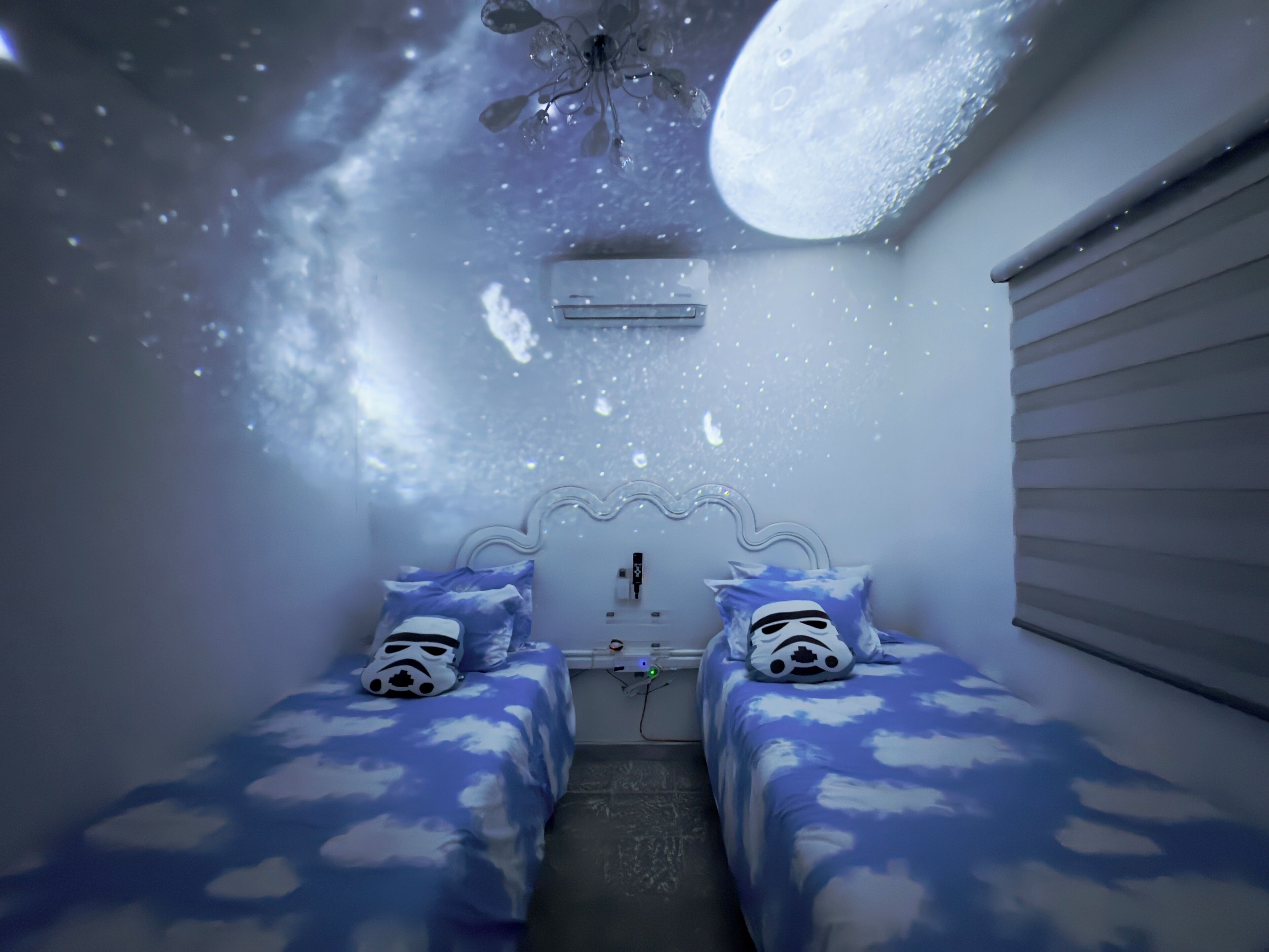 3 makuuhuonetta, työpöytä, silitysrauta/-lauta, ilmainen Wi-Fi