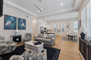 Téléviseur connecté, foyer, livres