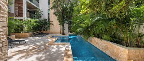 Kolam renang outdoor