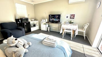 1 habitación, cuna de viaje, wifi gratis y ropa de cama