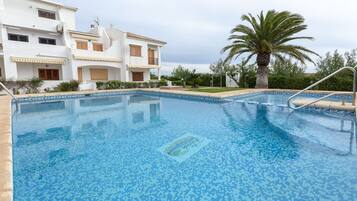 Apartamento | Piscina | Una piscina al aire libre