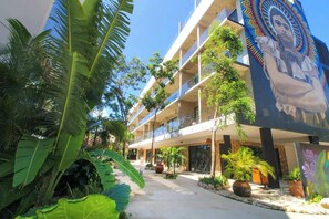 المنشأة من الخارج