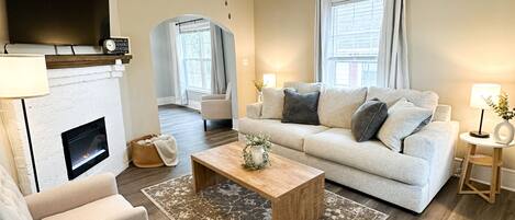 Smart TV, fireplace, books