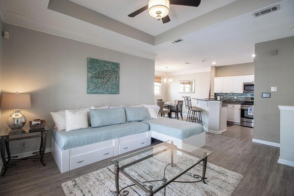 Smart TV, fireplace