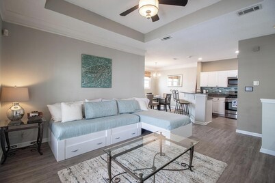 5 min walk to the beach!!!  In this 945 sq feet 1bed, 1bed Condo!!!

