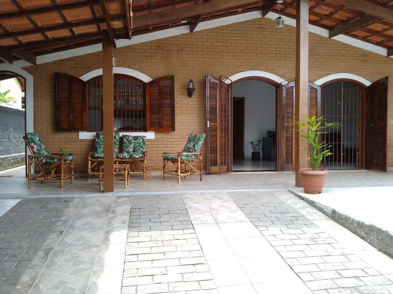 Fachada da propriedade