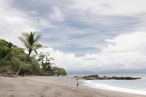 Bungalow | Beach | On the beach - El Tumbo de las Olas (Puerto Jiménez)