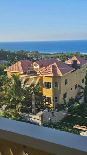Sophia's ocean view apartment in Runaway  Bay