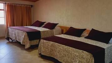 Family Quadruple Room | Laptop workspace, free WiFi