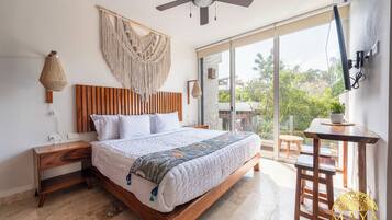 2 quartos, cofres nos quartos, cortinas blackout