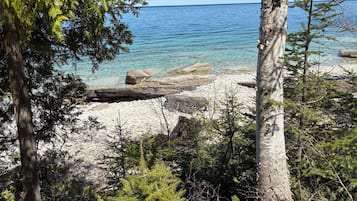 Beach nearby, sun loungers