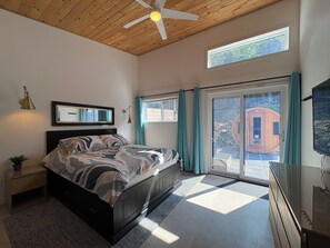 3 slaapkamers, een kluis op de kamer, een bureau