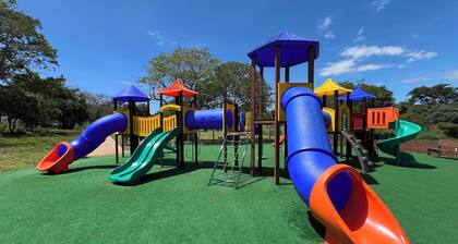 Locks Inn, Cascavel, ParanĂĄ - 02