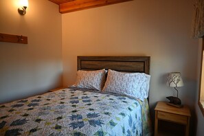 3 bedrooms, WiFi, bed sheets - The Denali View Cabin (Trapper Creek)