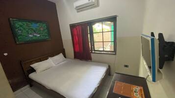 Double Room | Desk, free WiFi