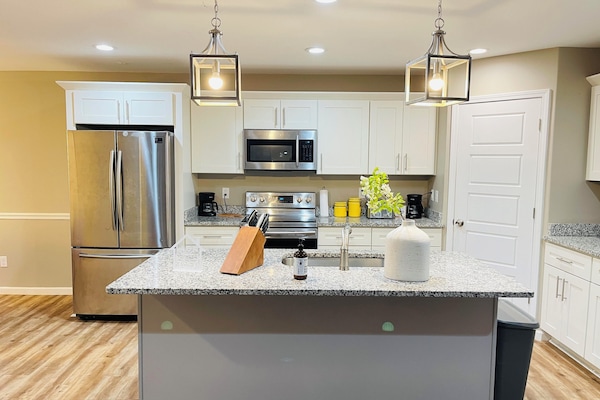 Frigorífic, microones, forn i placa de cuina