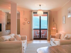 Flat-screen TV - PANORAMIC by Design Studio (Bellano)
