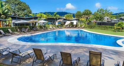 Macaw House with private pool in Arenas Herradura