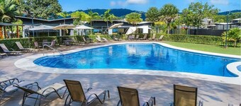 Macaw House with private pool in Arenas Herradura