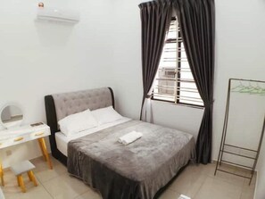 5 chambres, fer et planche à repasser, Wi-Fi, draps fournis