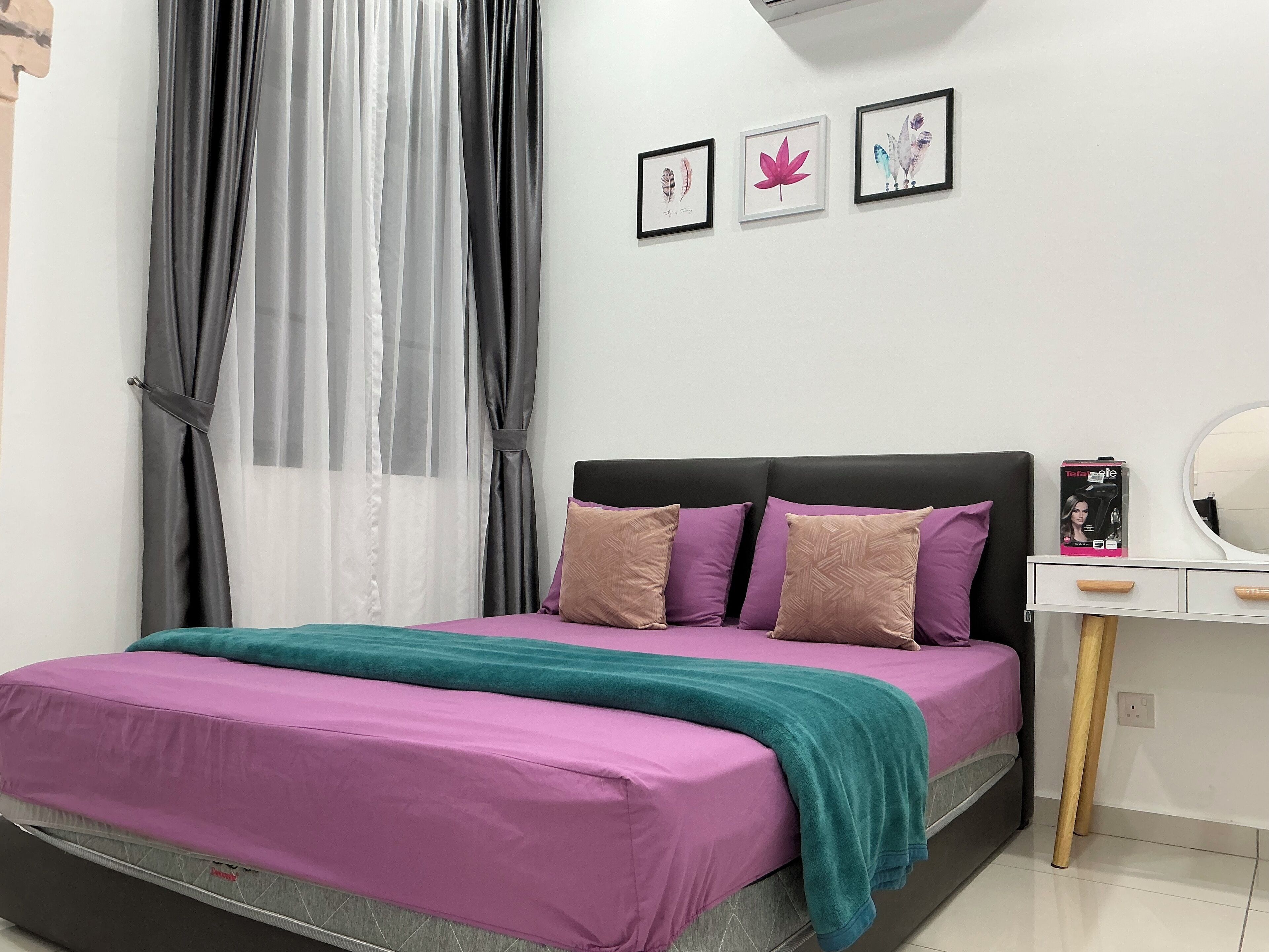 5 bedrooms, iron/ironing board, WiFi, bed sheets