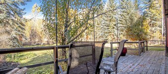 Bigwood Bliss - Flyfishing Riverfront Retreat in Sun Valley
