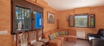 Apartment 'Los Diegos' with Mountain View, Private Terrace and Private Garden