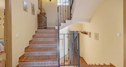 Appartement 'Los Diegos' avec vue sur la montagne, terrasse privée et jardin privé