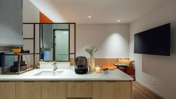 Ropa de cama de alta calidad y cortinas blackout