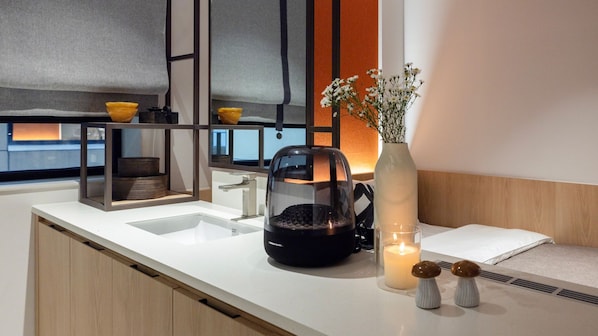 Premium bedding, blackout curtains, soundproofing, free WiFi