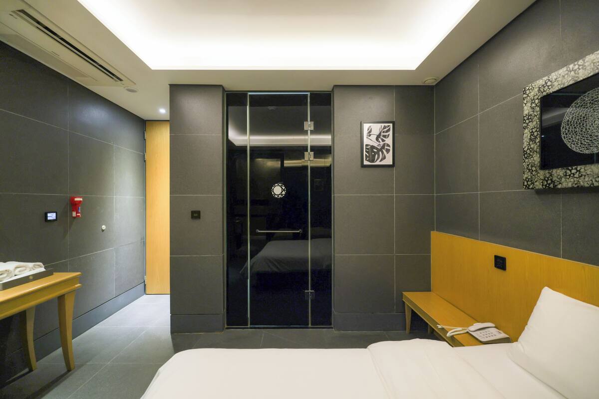 Premium bedding, free WiFi, bed sheets