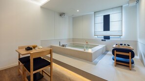 Literie de qualité supérieure, rideaux occultants, chambres insonorisées