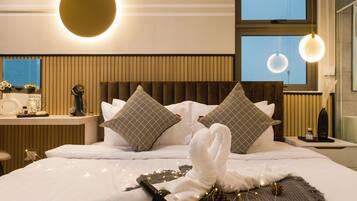 Free WiFi, bed sheets